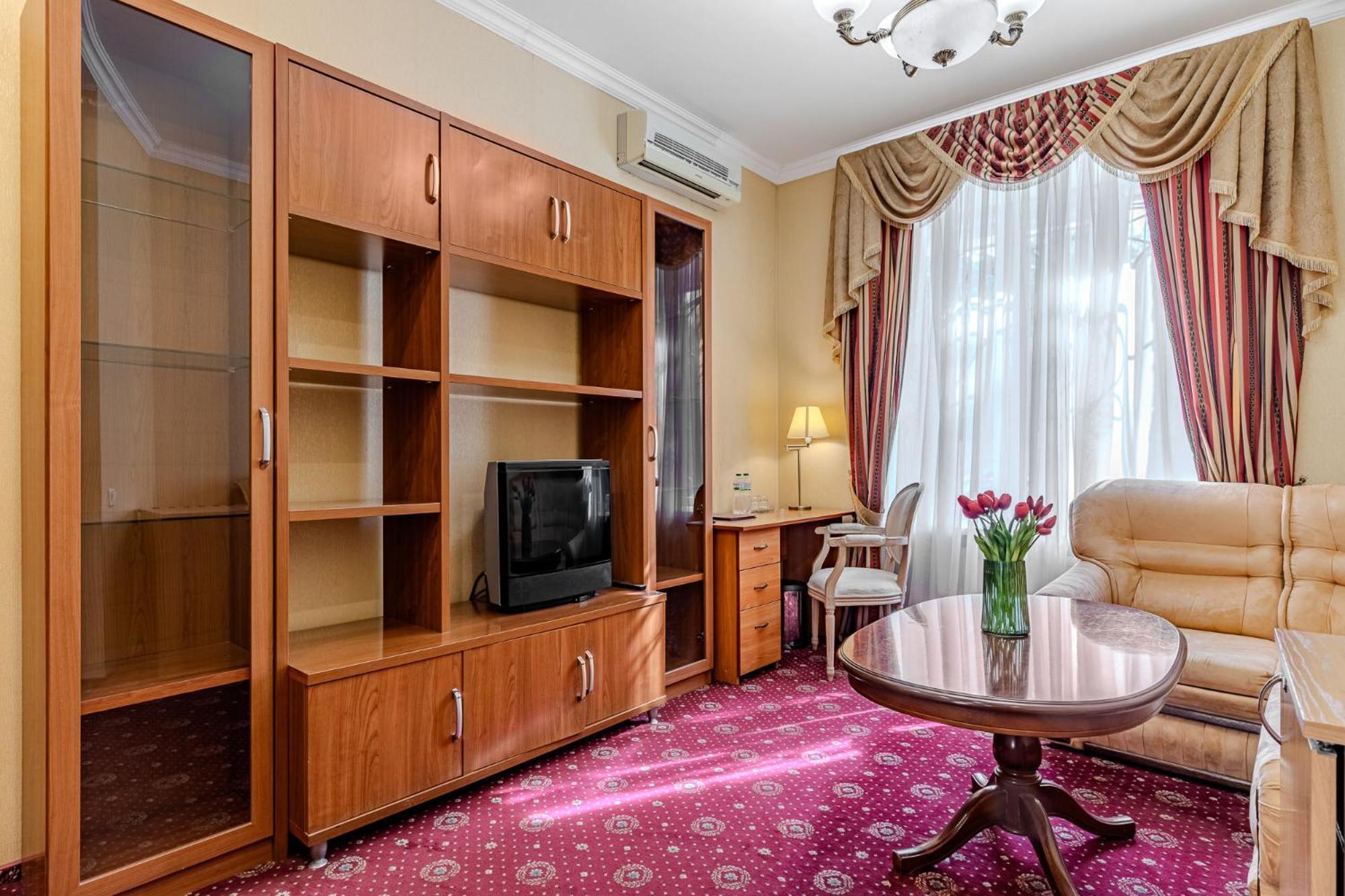 Gallery Hotel Gintama Apgrade Kyiv Room photo