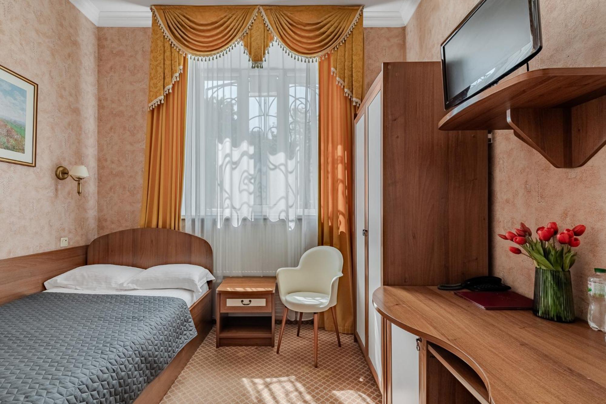 Gallery Hotel Gintama Apgrade Kyiv Room photo