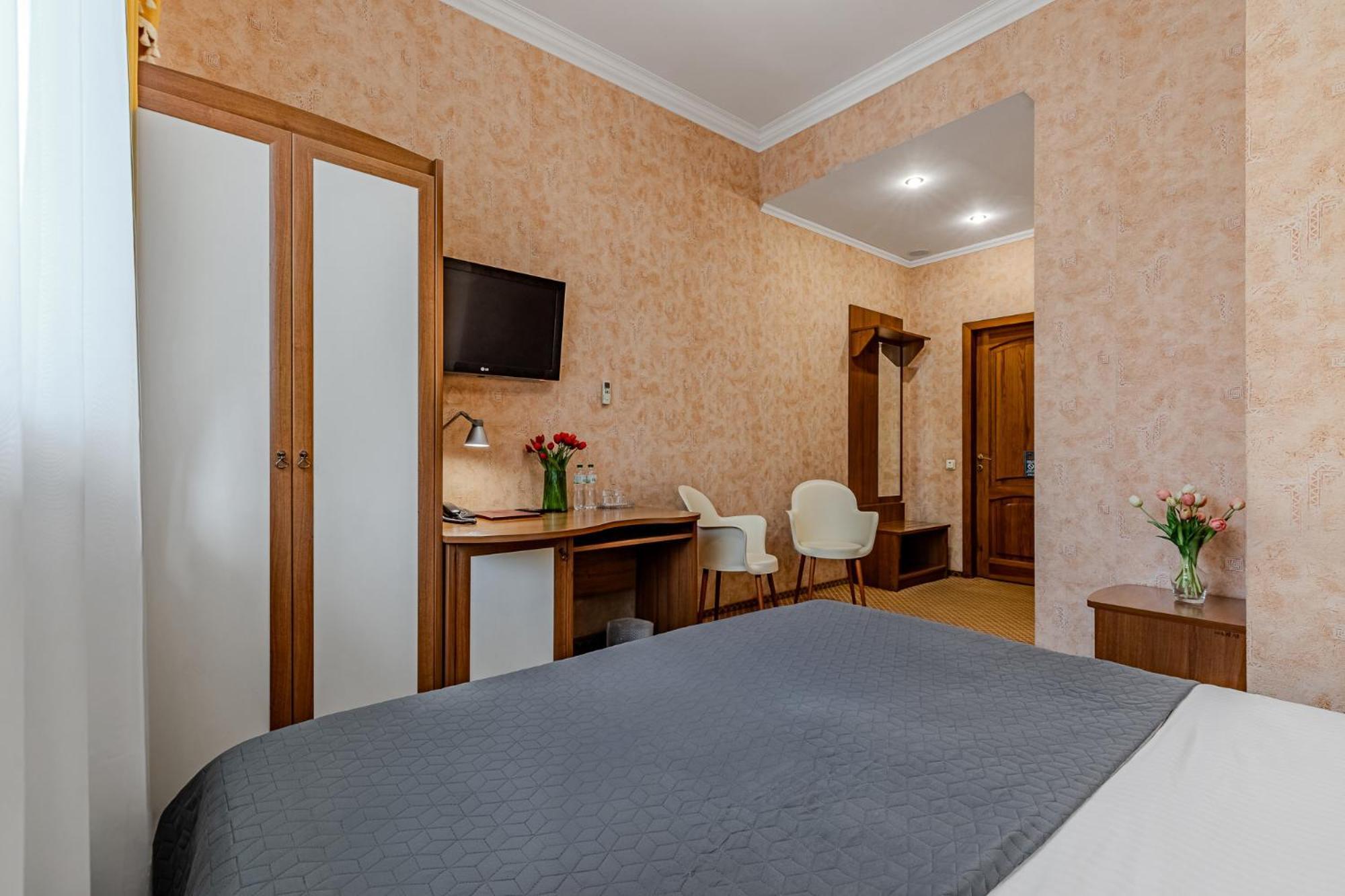 Gallery Hotel Gintama Apgrade Kyiv Room photo